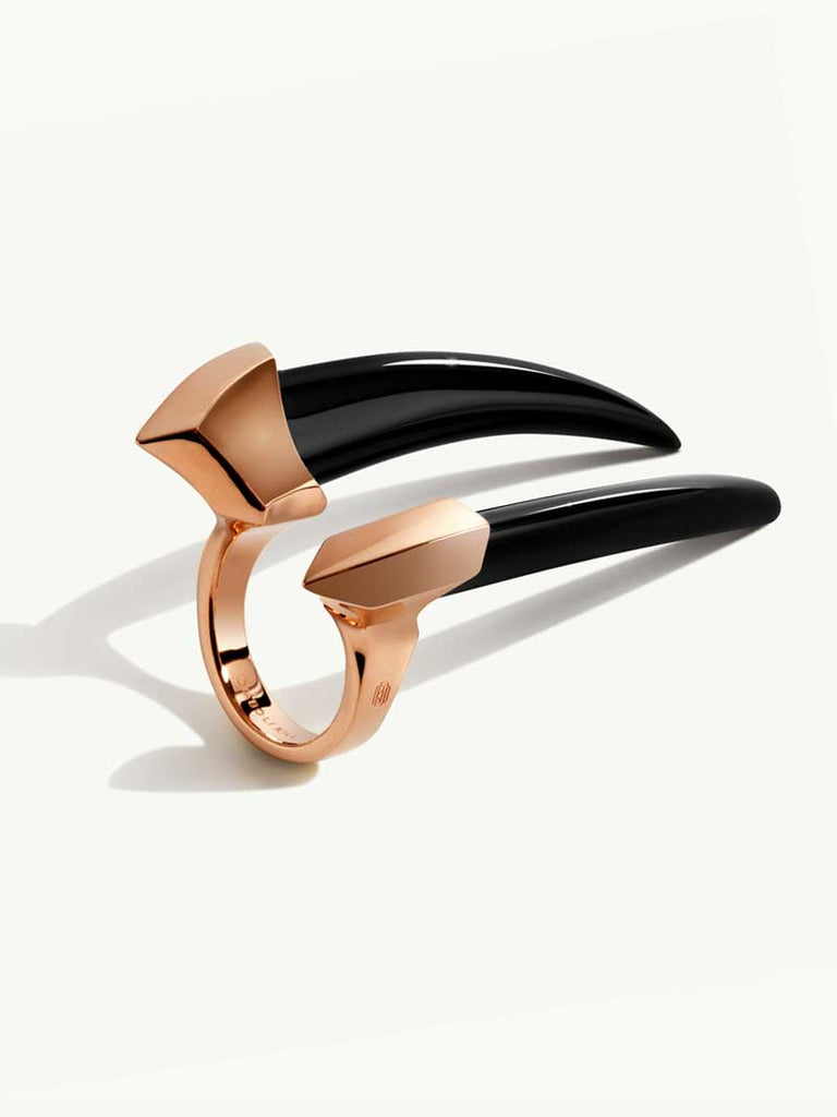 Damian Black Onyx Horn Talisman Ring In 18K Rose Gold